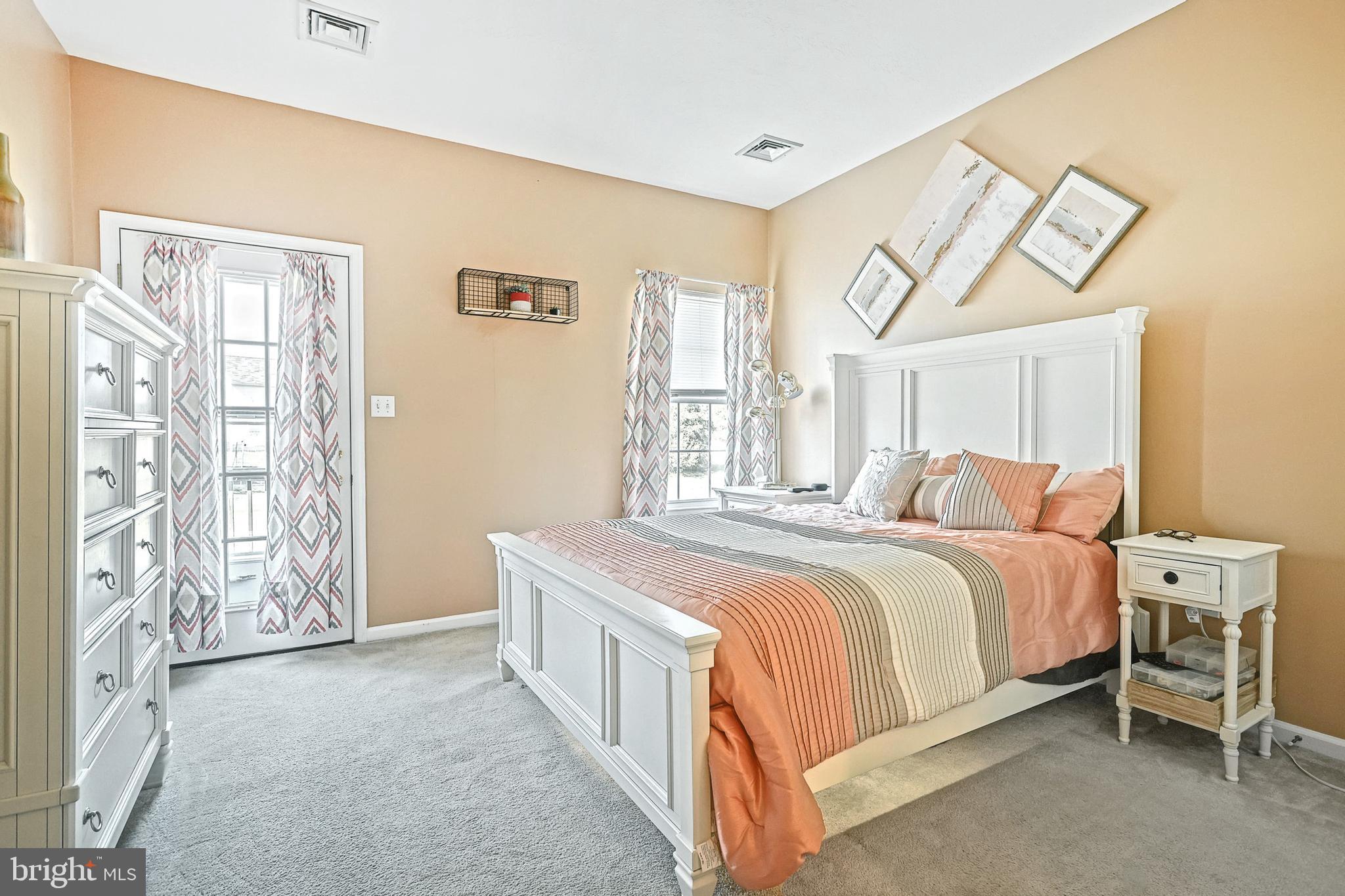 ASHCOMBE FARMS - Residential