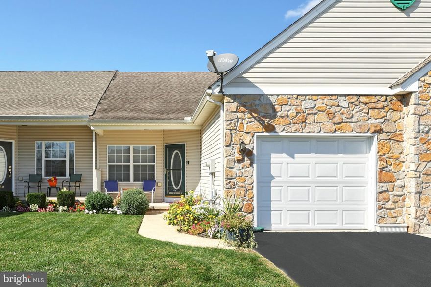 Delightful three bedroom, two full bath townhome in popular Ashcombe Farms! Great floor plan, spacious kitchen with all appliances, formal dining room, living room and both bedrooms have access to the deck!
The loft on the upper level would make a great in home office, studio or library area.  The full bathroom includes the laundry center ! So convenient! Low HOA fee covers lawn maintenance and snow removal.  Put this one on your list to view if you need first floor bedrooms and baths!