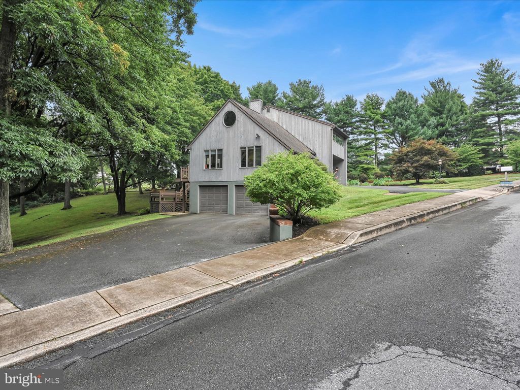 Photo of 908 OAK ST, AKRON, PA 17501 (MLS # PALA2039832)