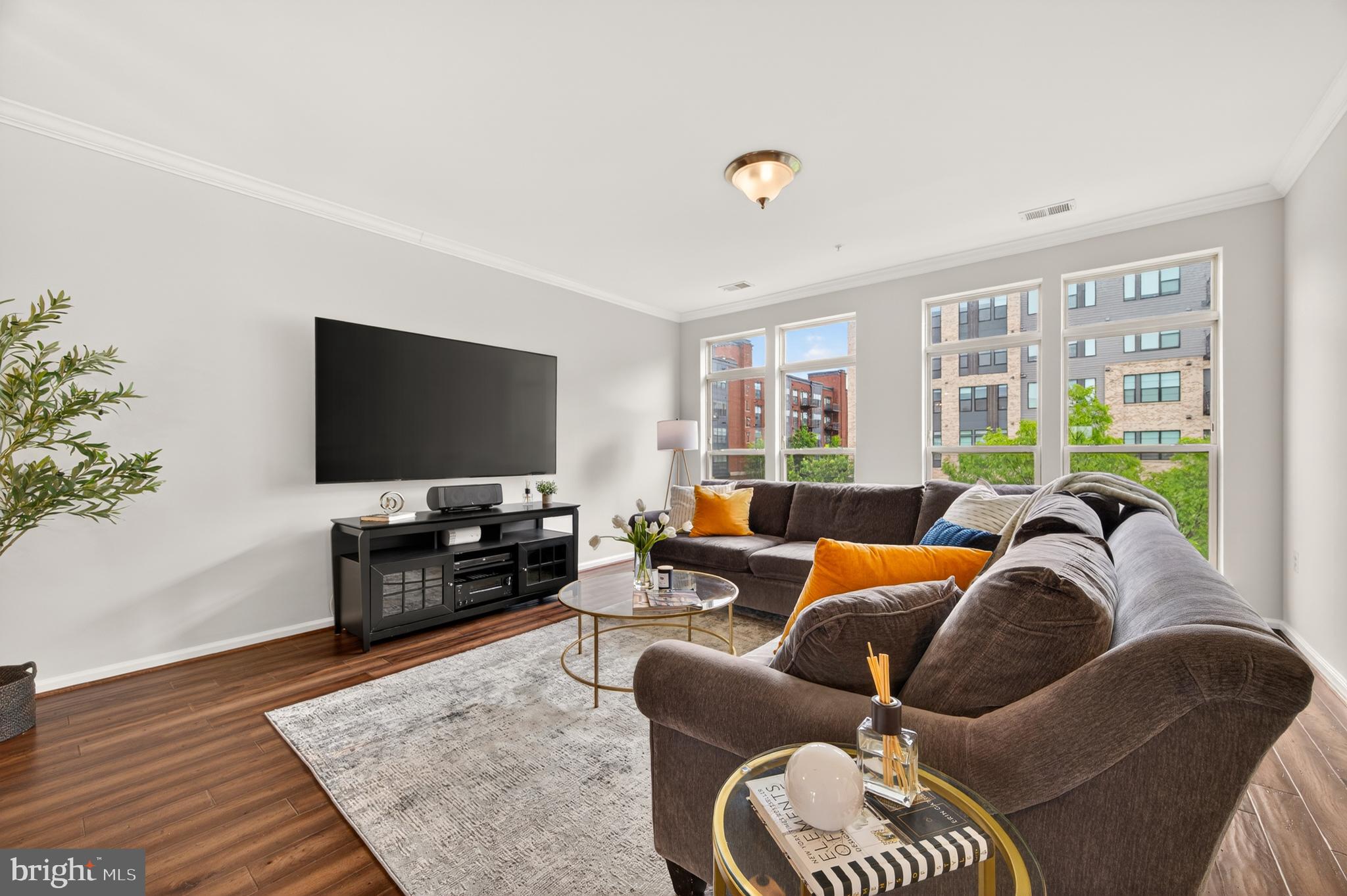 CROWN - Residential