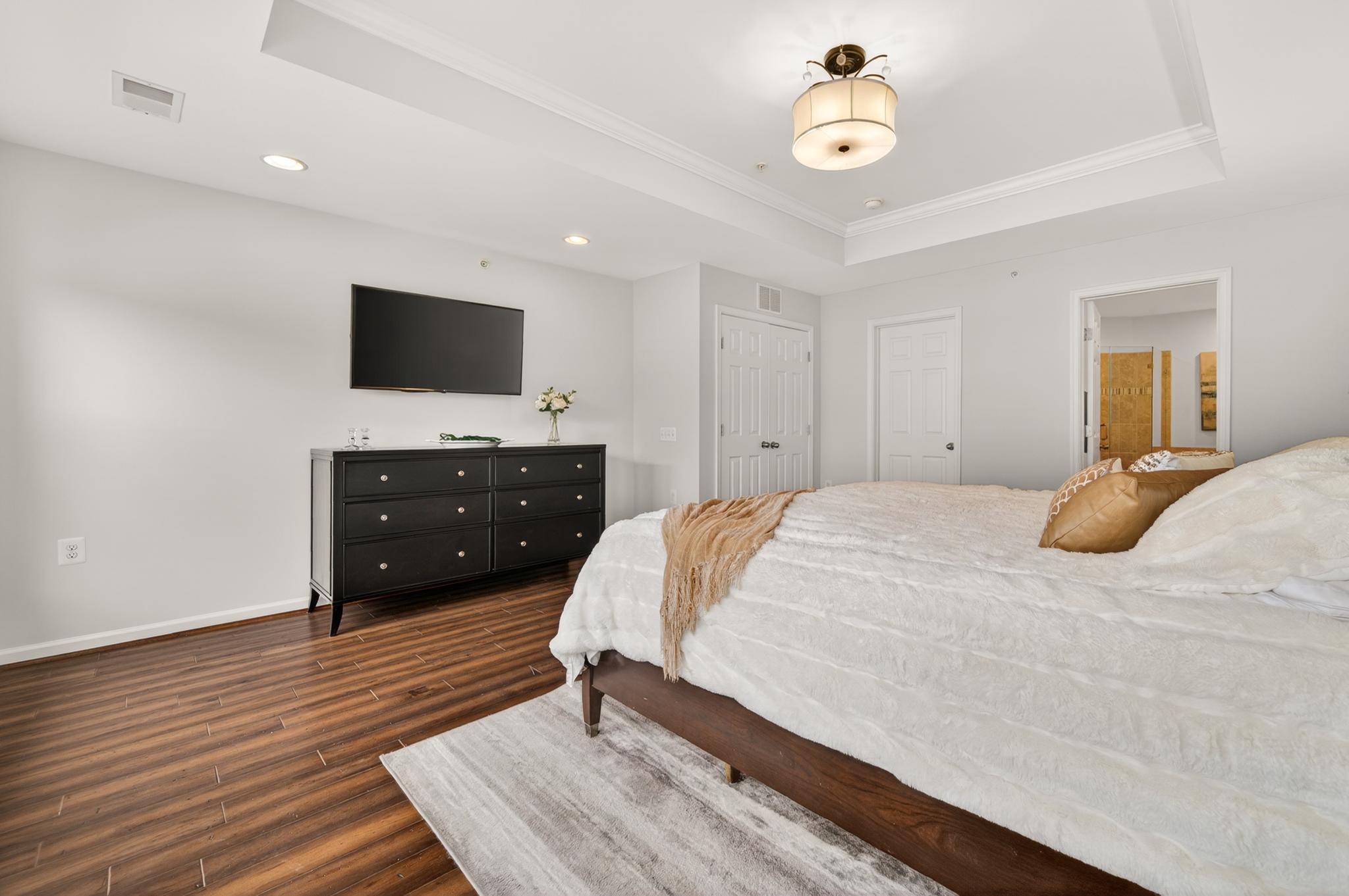 CROWN - Residential