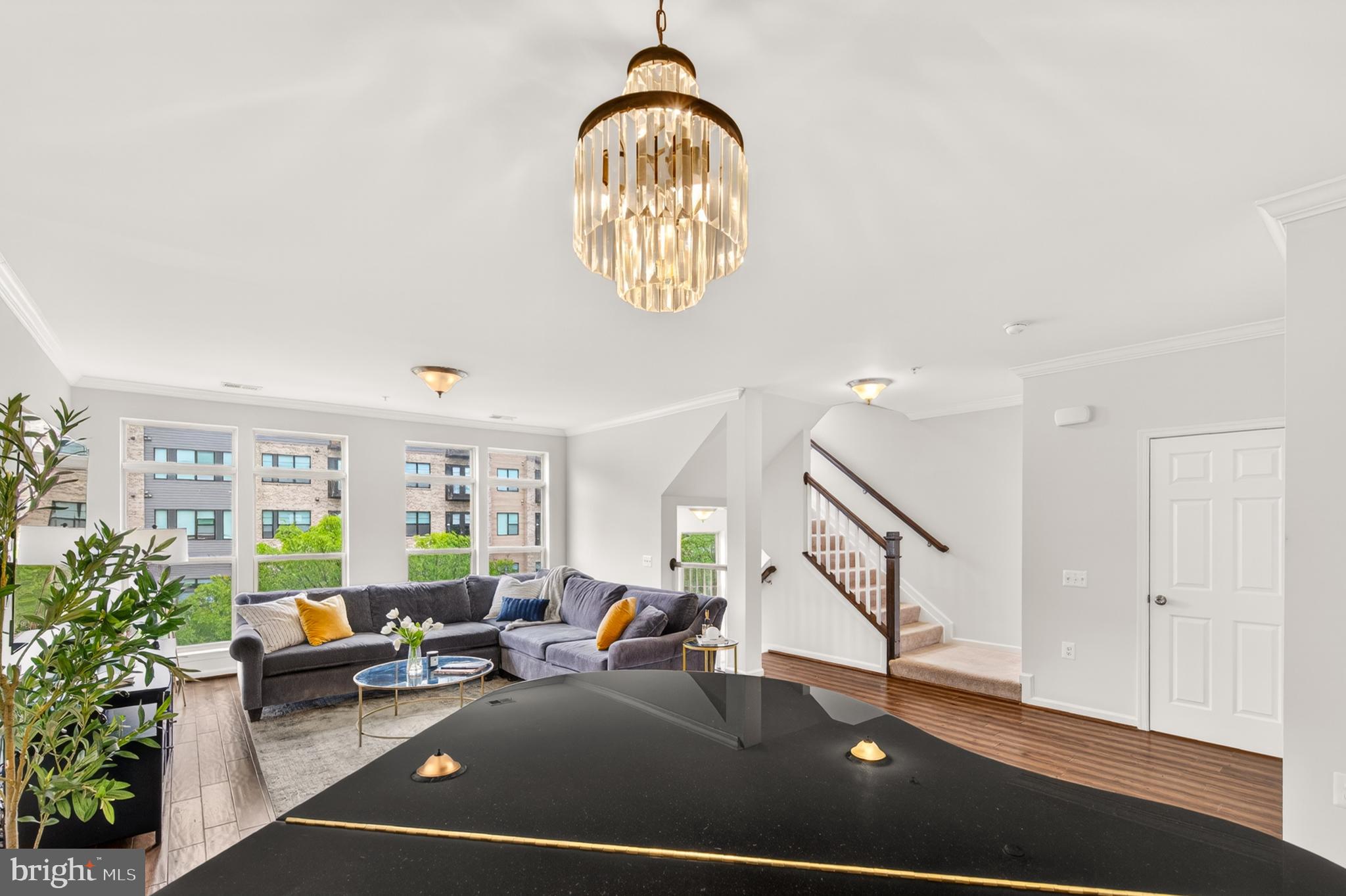 CROWN - Residential