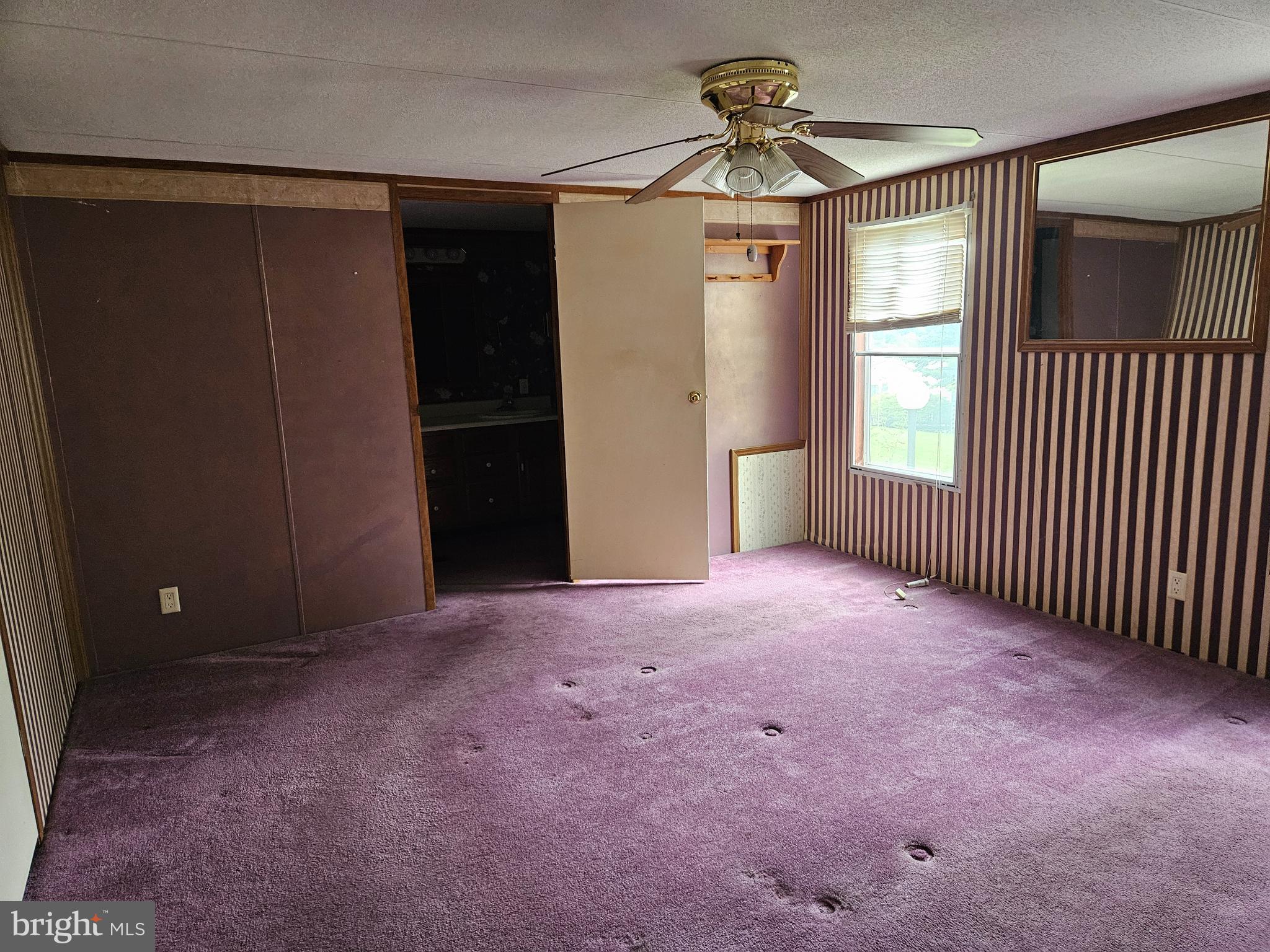 LAKEVIEW COUNTRY ESTATES - Residential