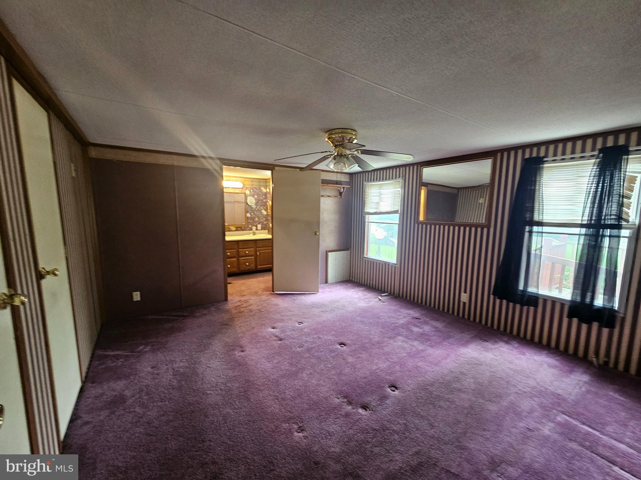 LAKEVIEW COUNTRY ESTATES - Residential