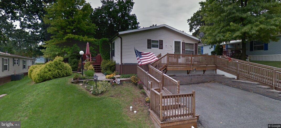 LAKEVIEW COUNTRY ESTATES - Residential