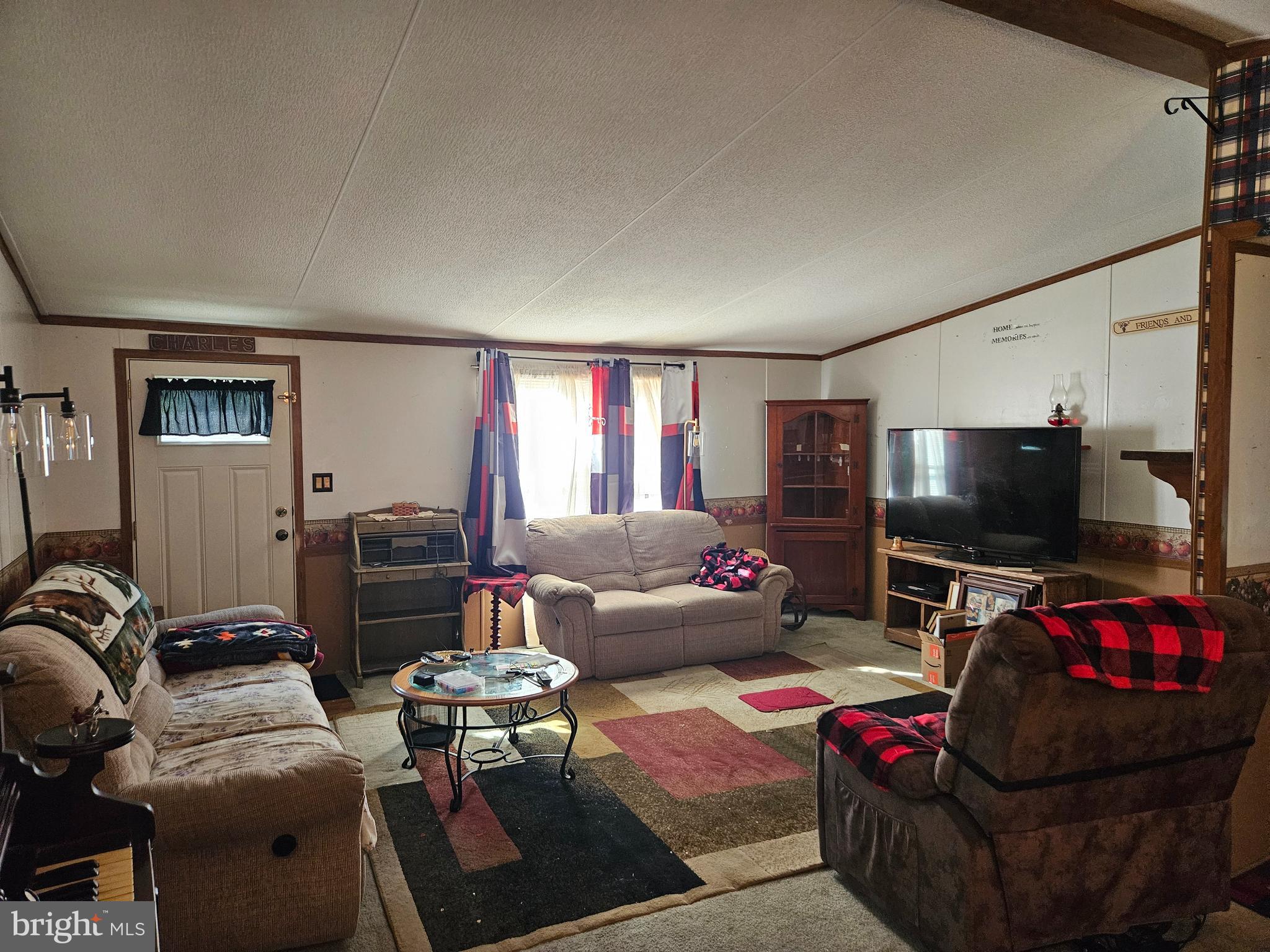 LAKEVIEW COUNTRY ESTATES - Residential