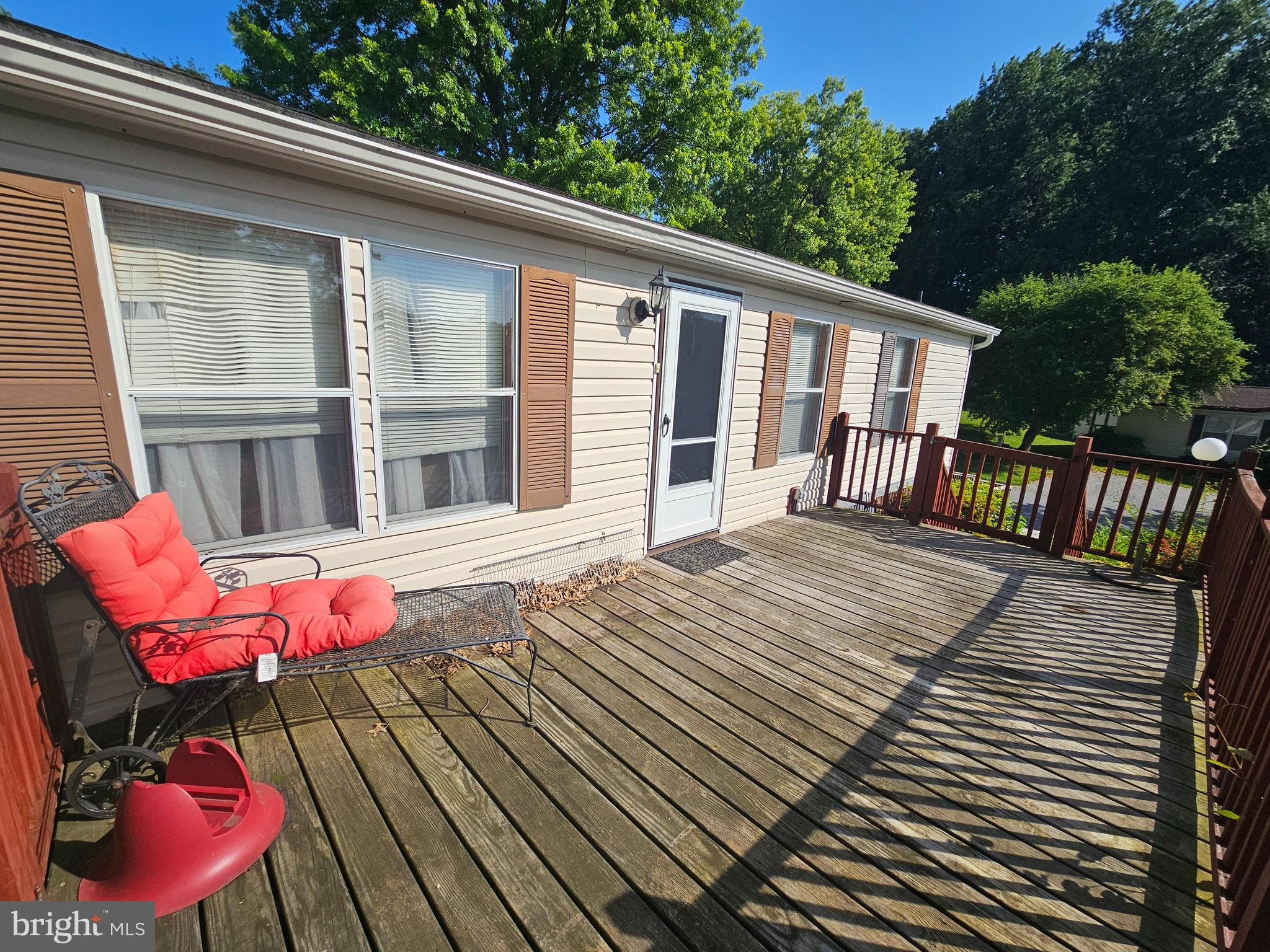 LAKEVIEW COUNTRY ESTATES - Residential