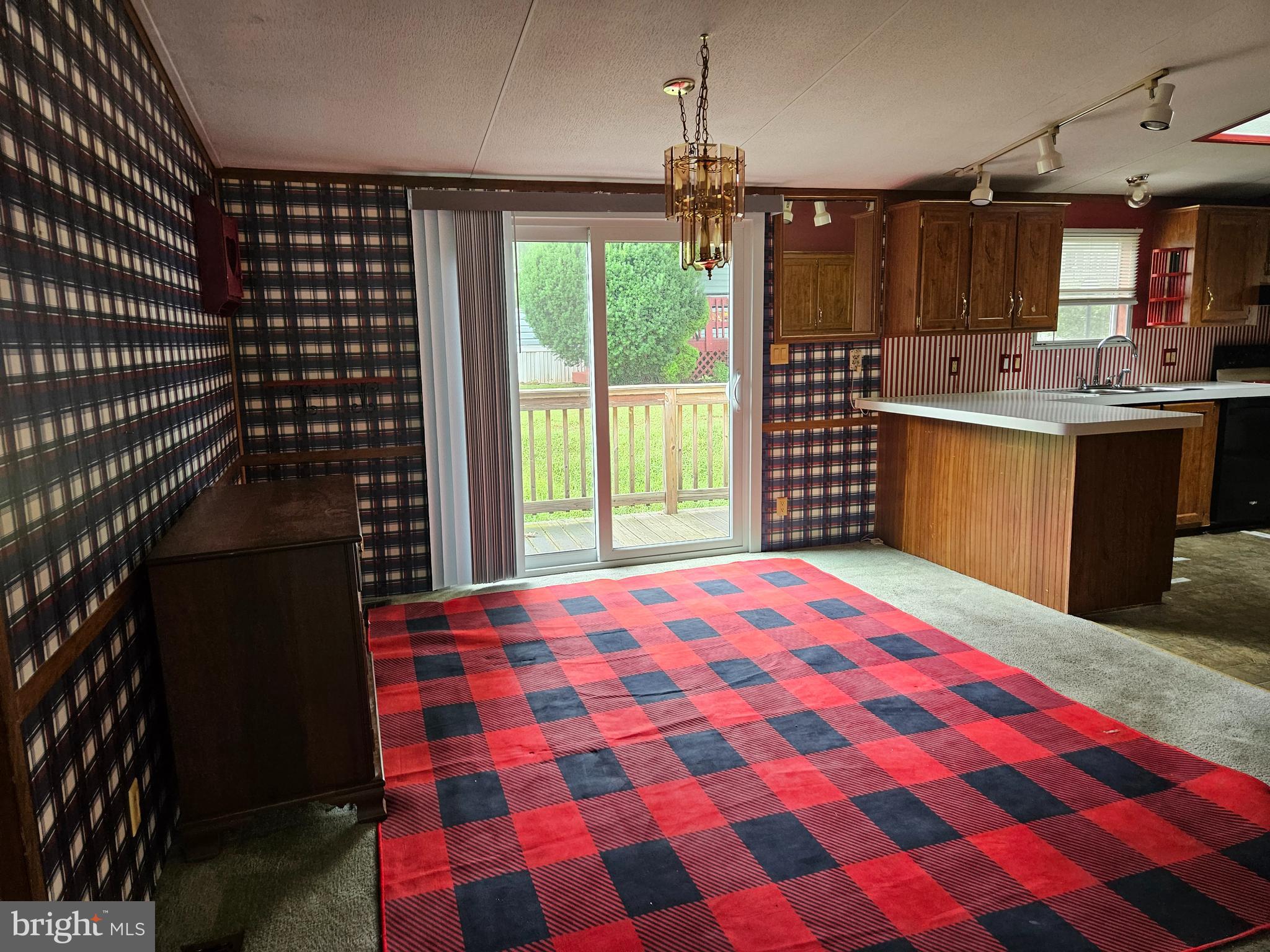 LAKEVIEW COUNTRY ESTATES - Residential