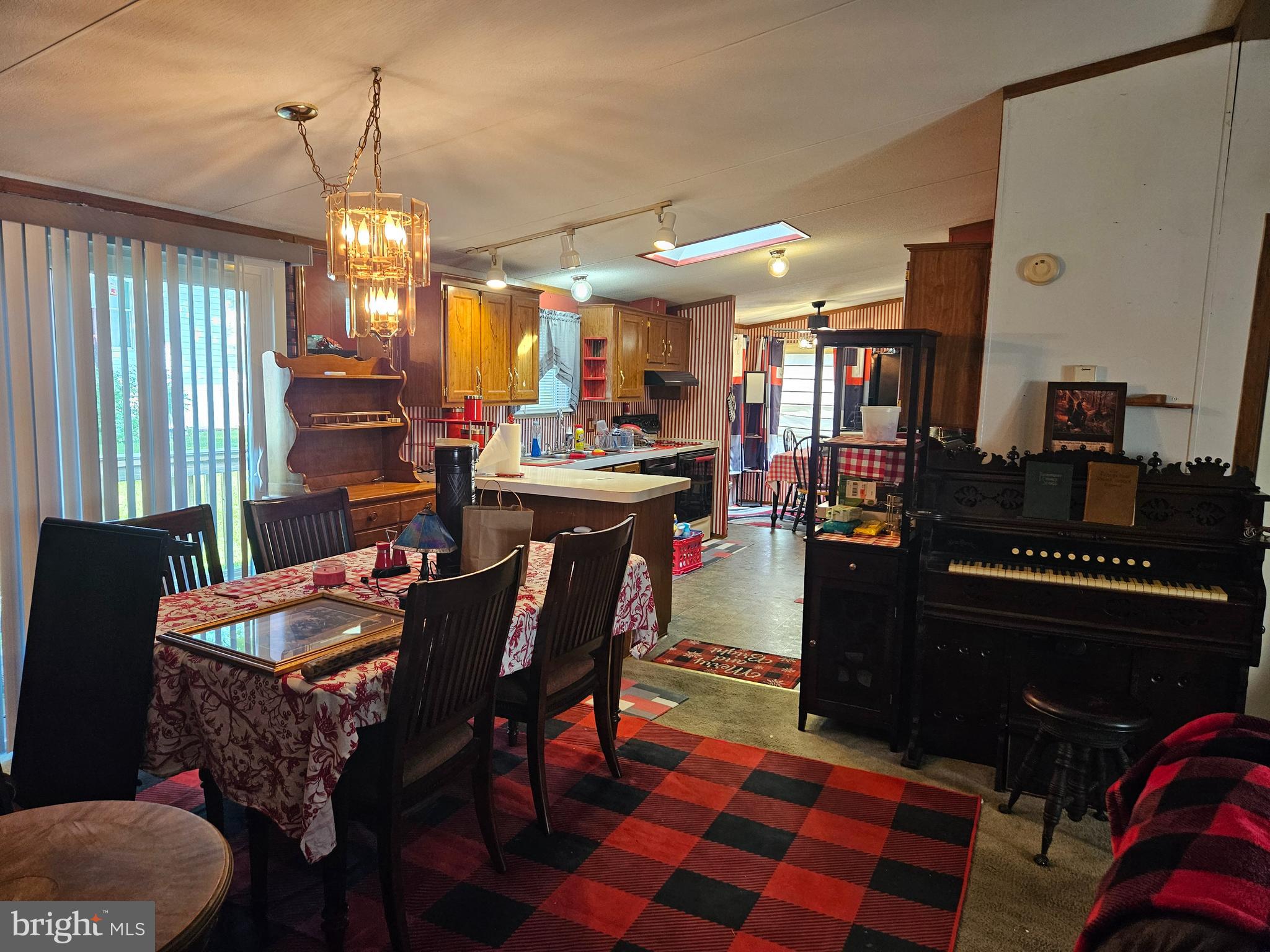 LAKEVIEW COUNTRY ESTATES - Residential