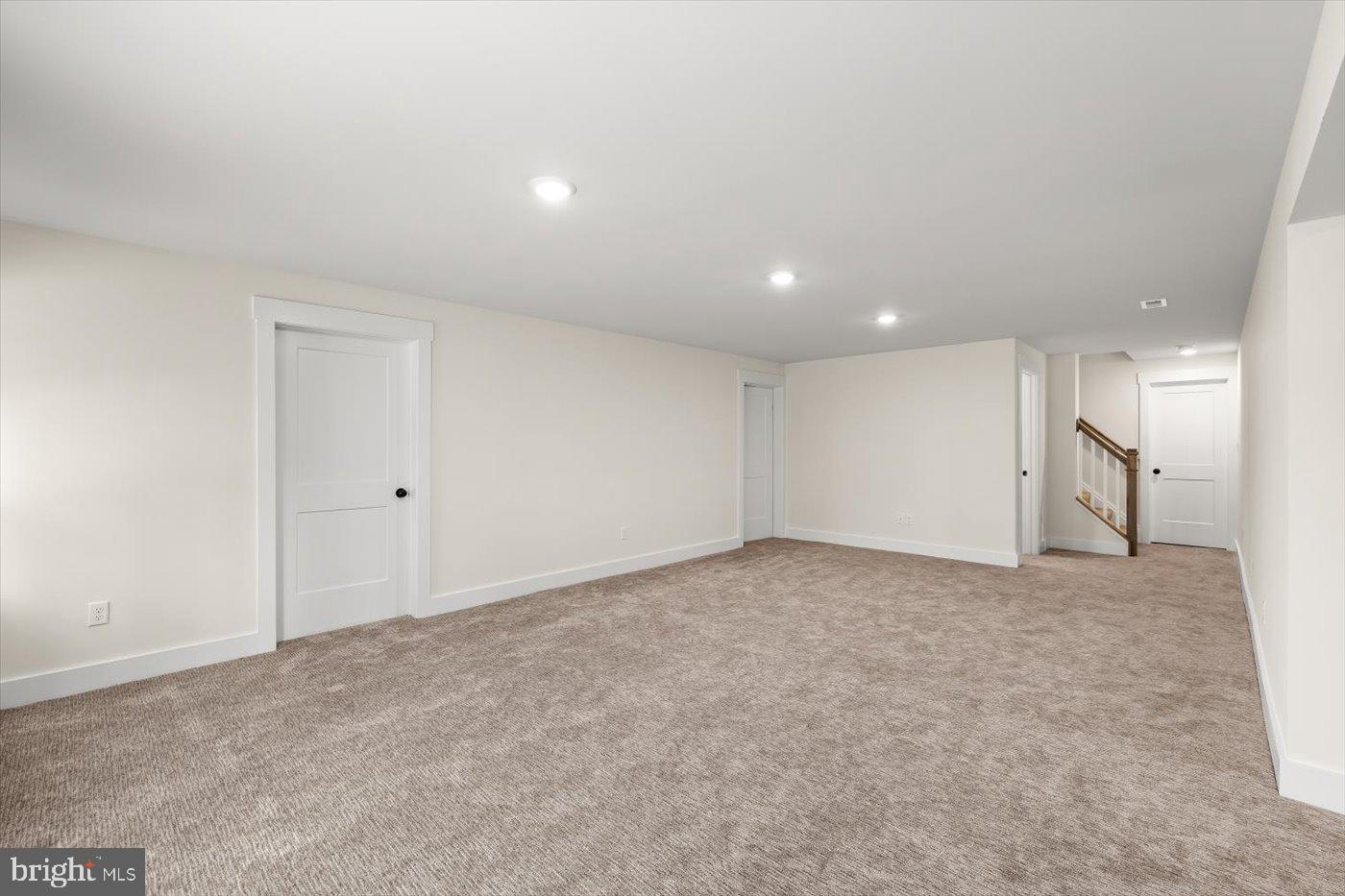 HUNTINGTON HILLS - Residential