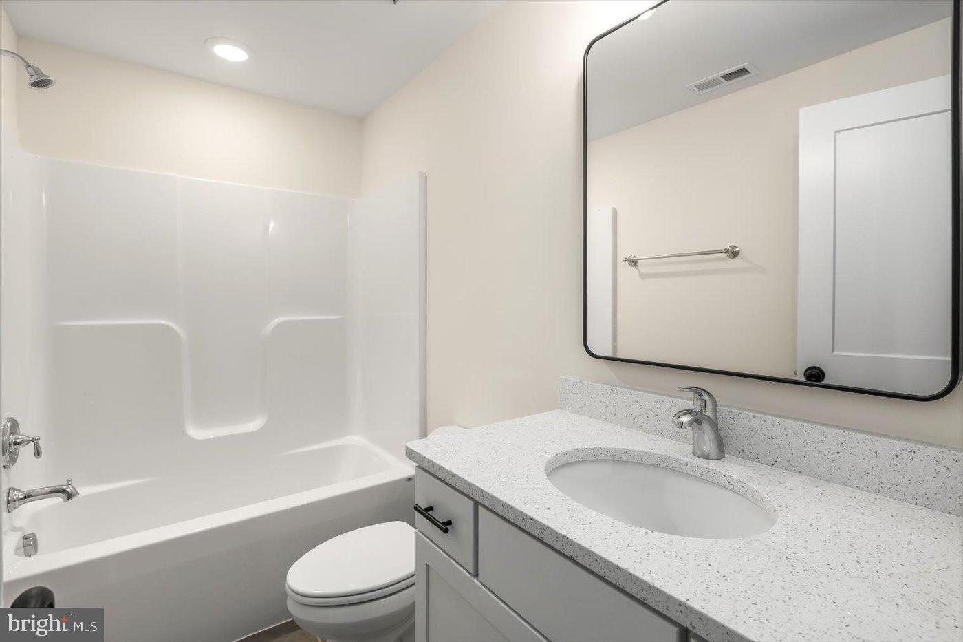 HUNTINGTON HILLS - Residential