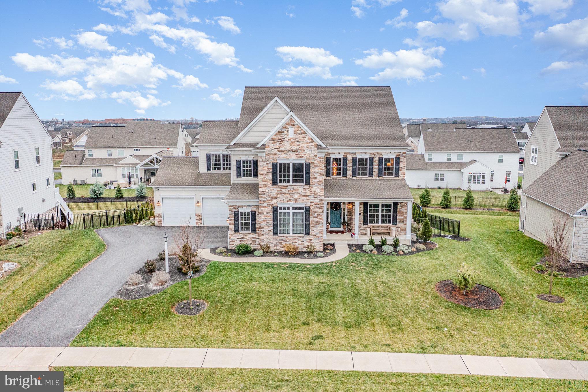 1060 LITITZ BEND DRIVE