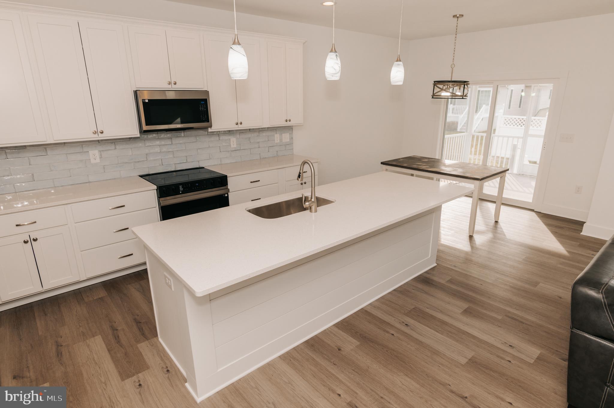 KEENWICK SOUND - Residential