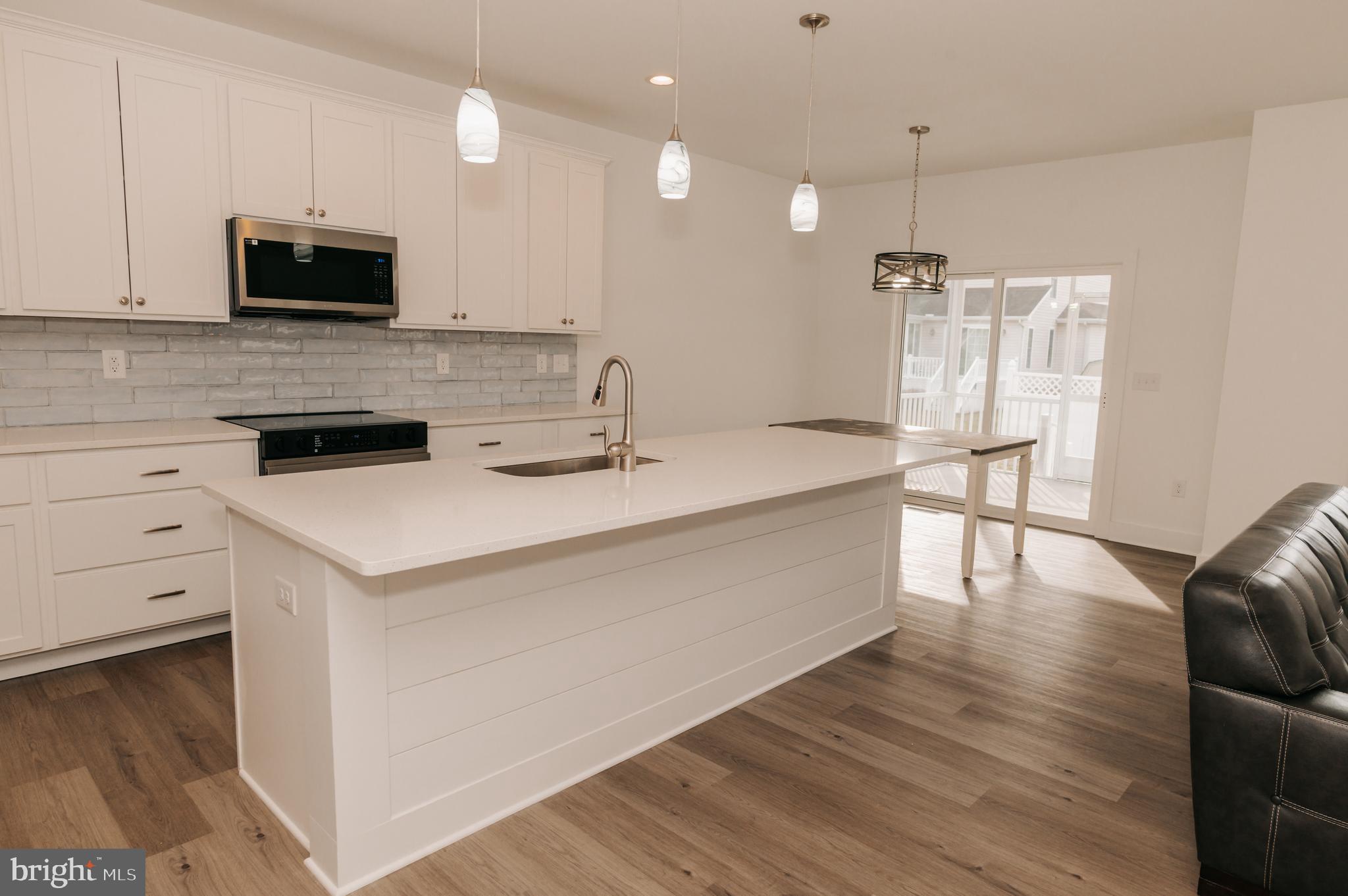 KEENWICK SOUND - Residential