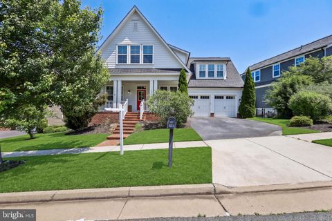 Photo of 17141 Gullwing Drive, DUMFRIES, VA 22026 (MLS # VAPW2119754)