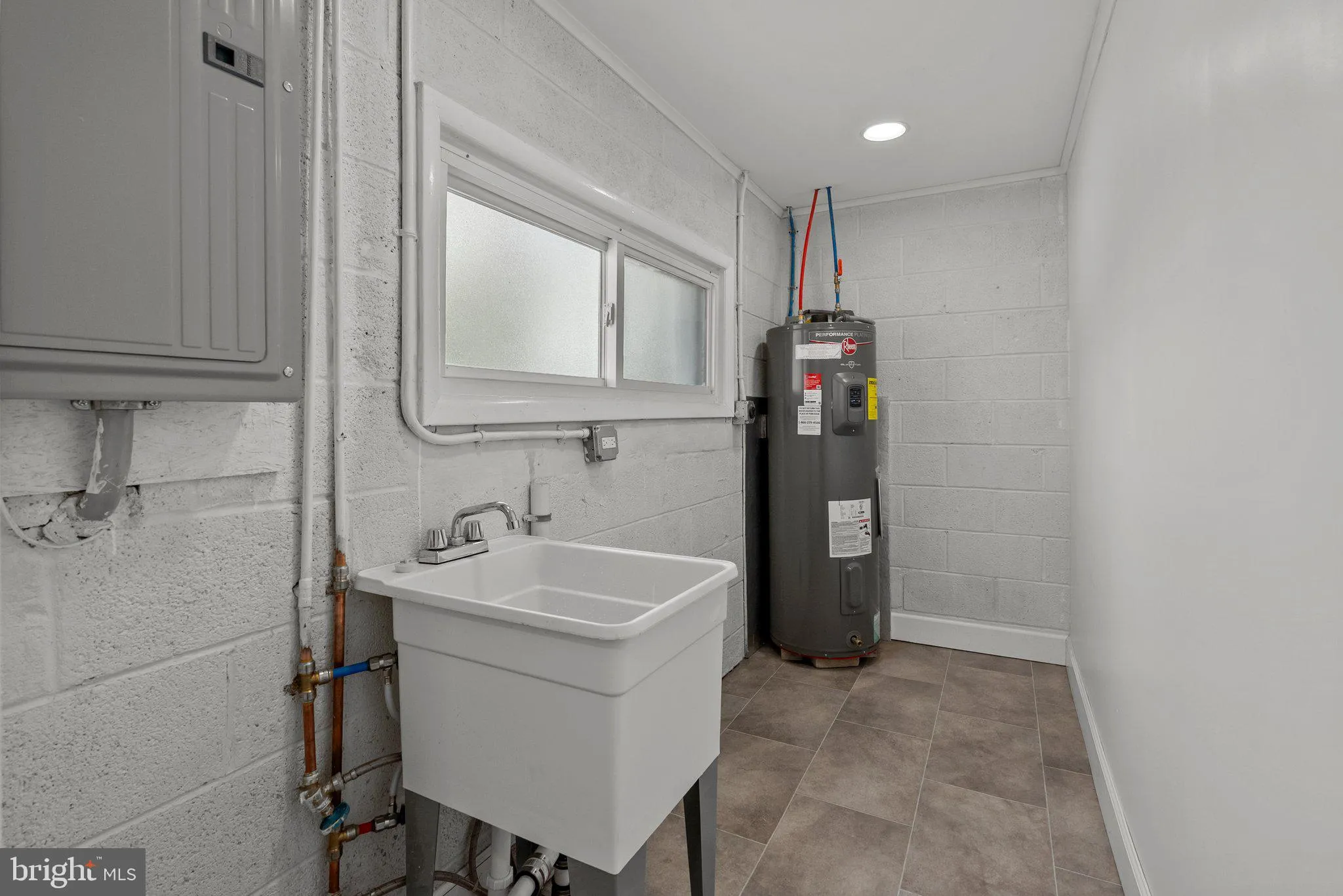 Feasterville Trevose, Pennsylvania 19053, United States, 3 Bedrooms Bedrooms, ,2 BathroomsBathrooms,Residential,Pending,116374