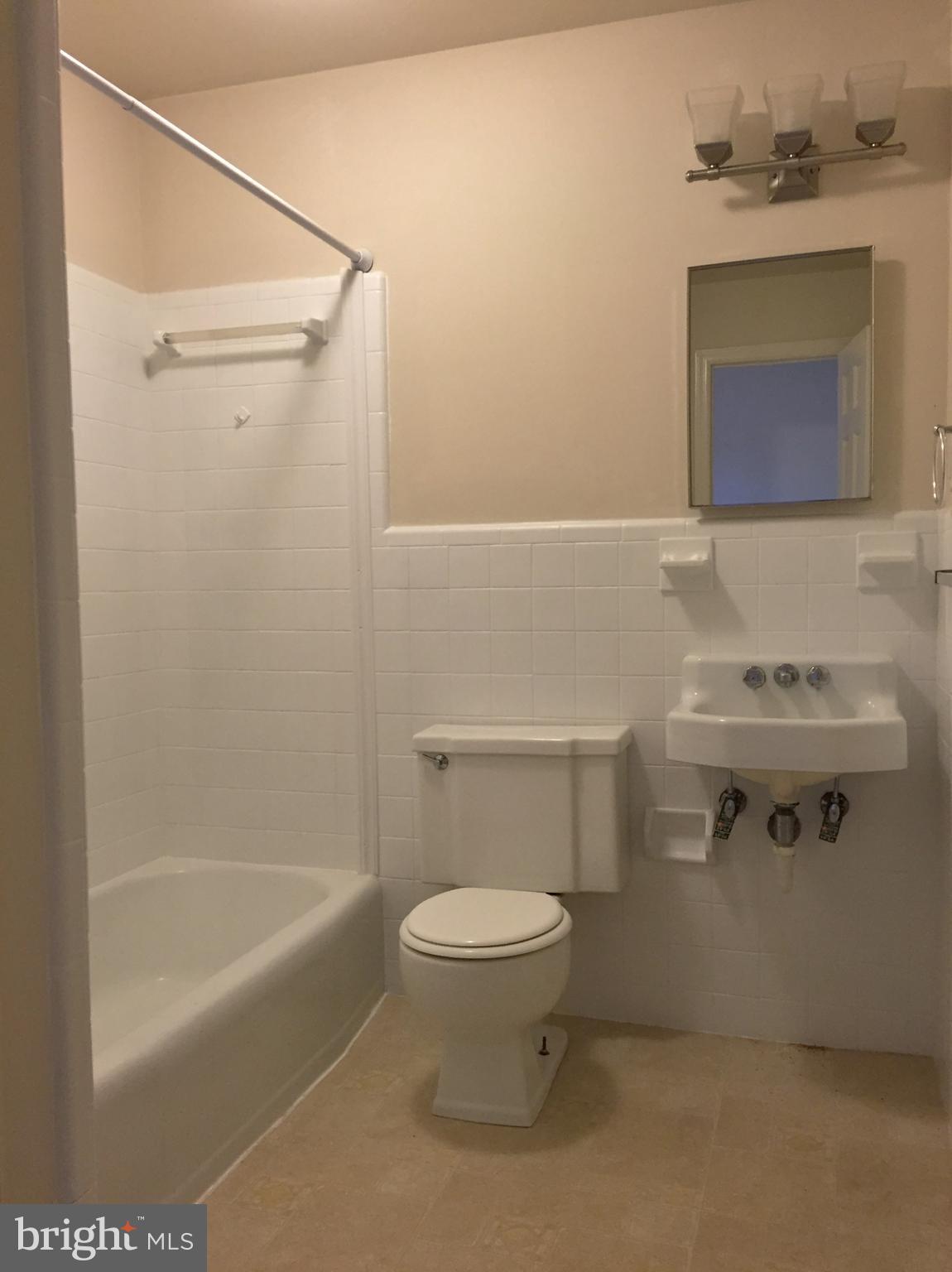 DOWNTOWN FREDERICKSBURG - Residential Lease