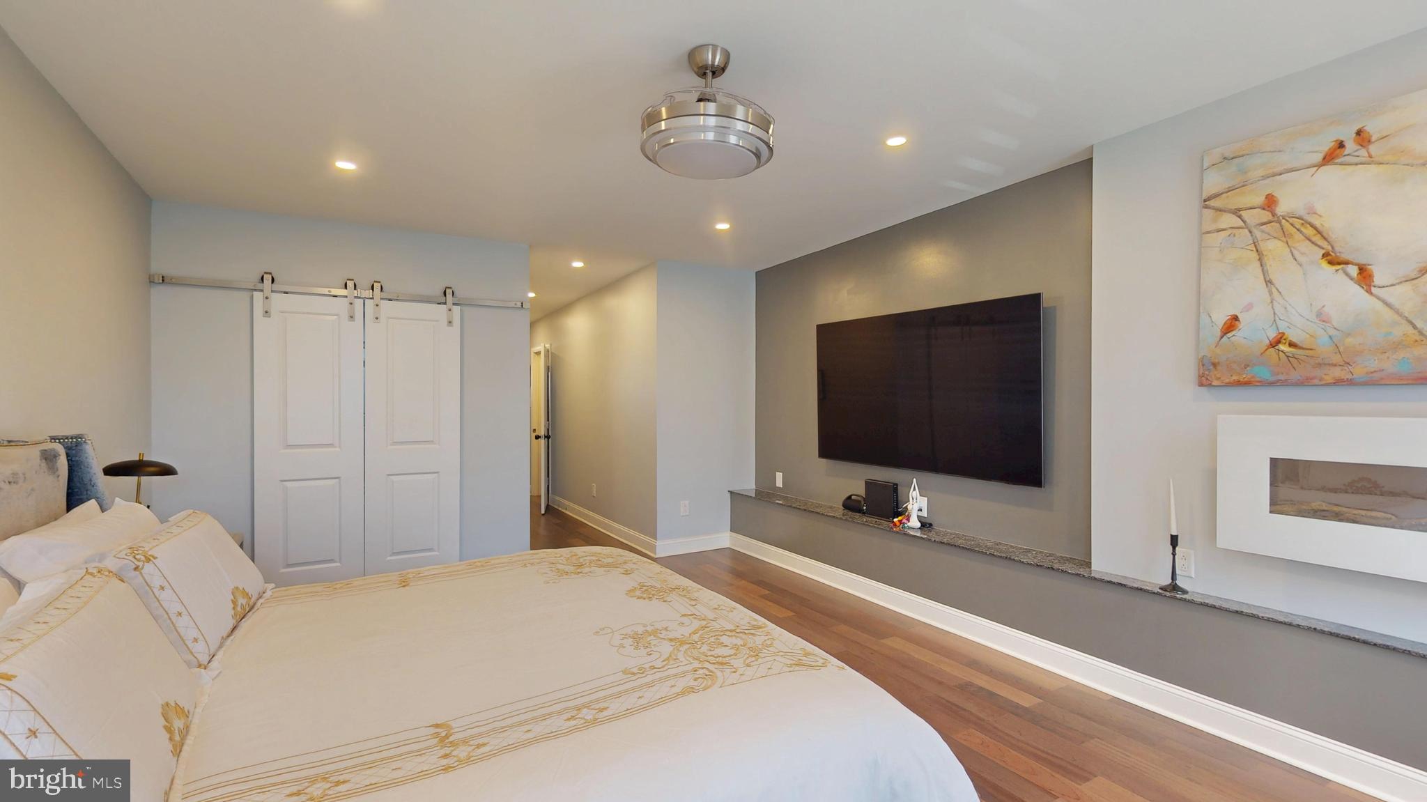 POINT BREEZE - Residential