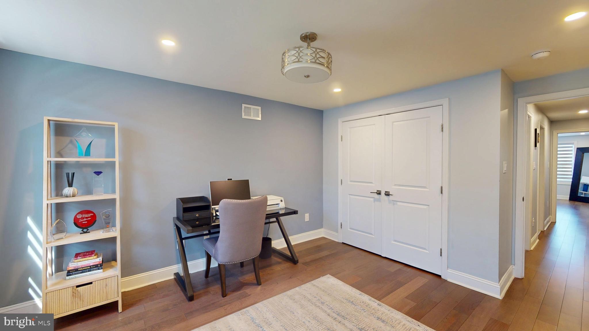 POINT BREEZE - Residential