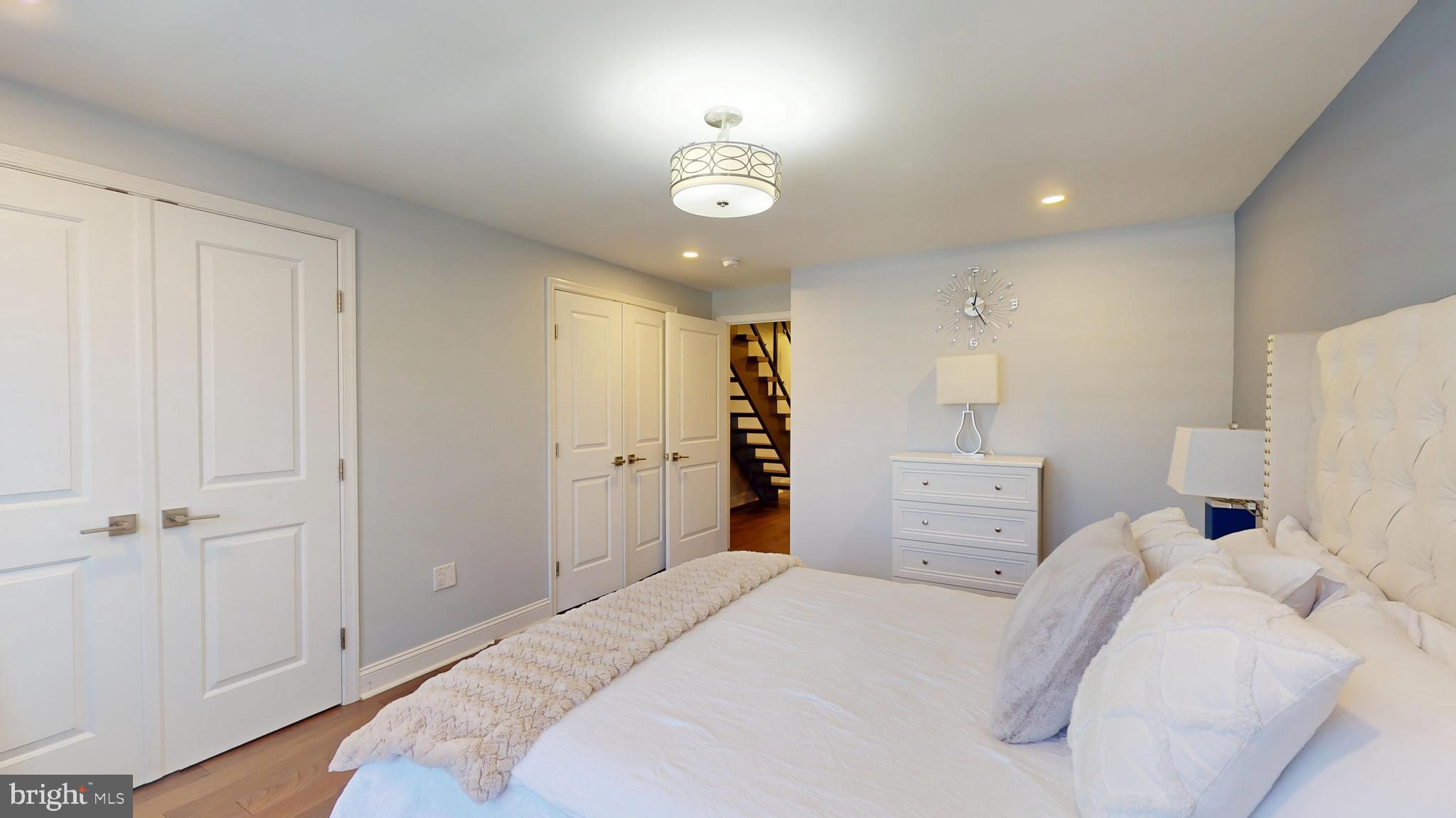 POINT BREEZE - Residential