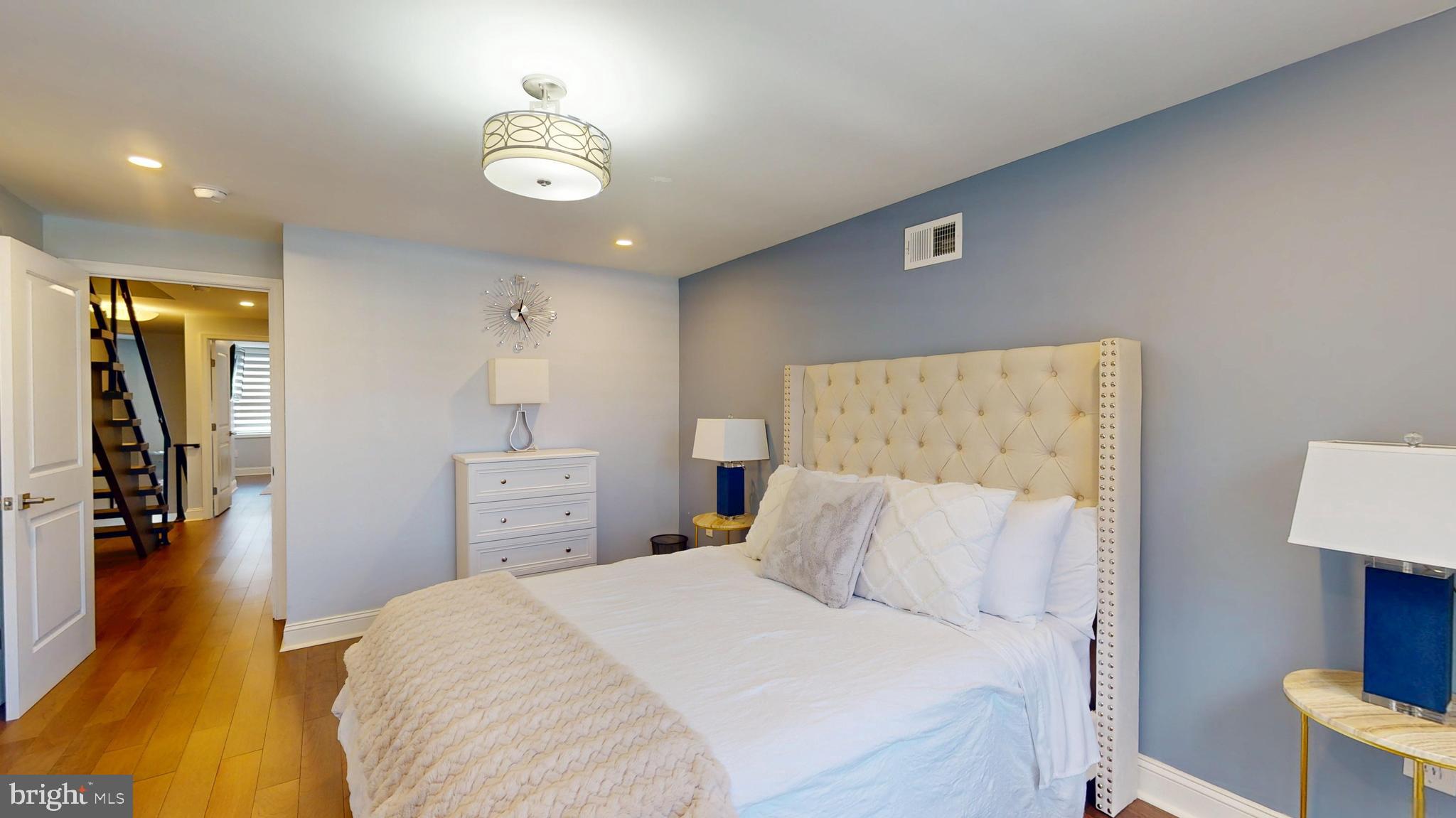 POINT BREEZE - Residential