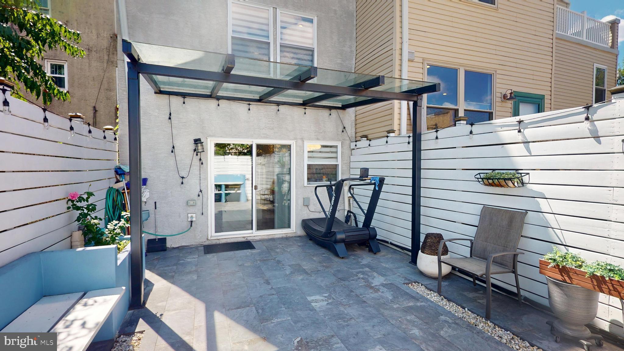 POINT BREEZE - Residential