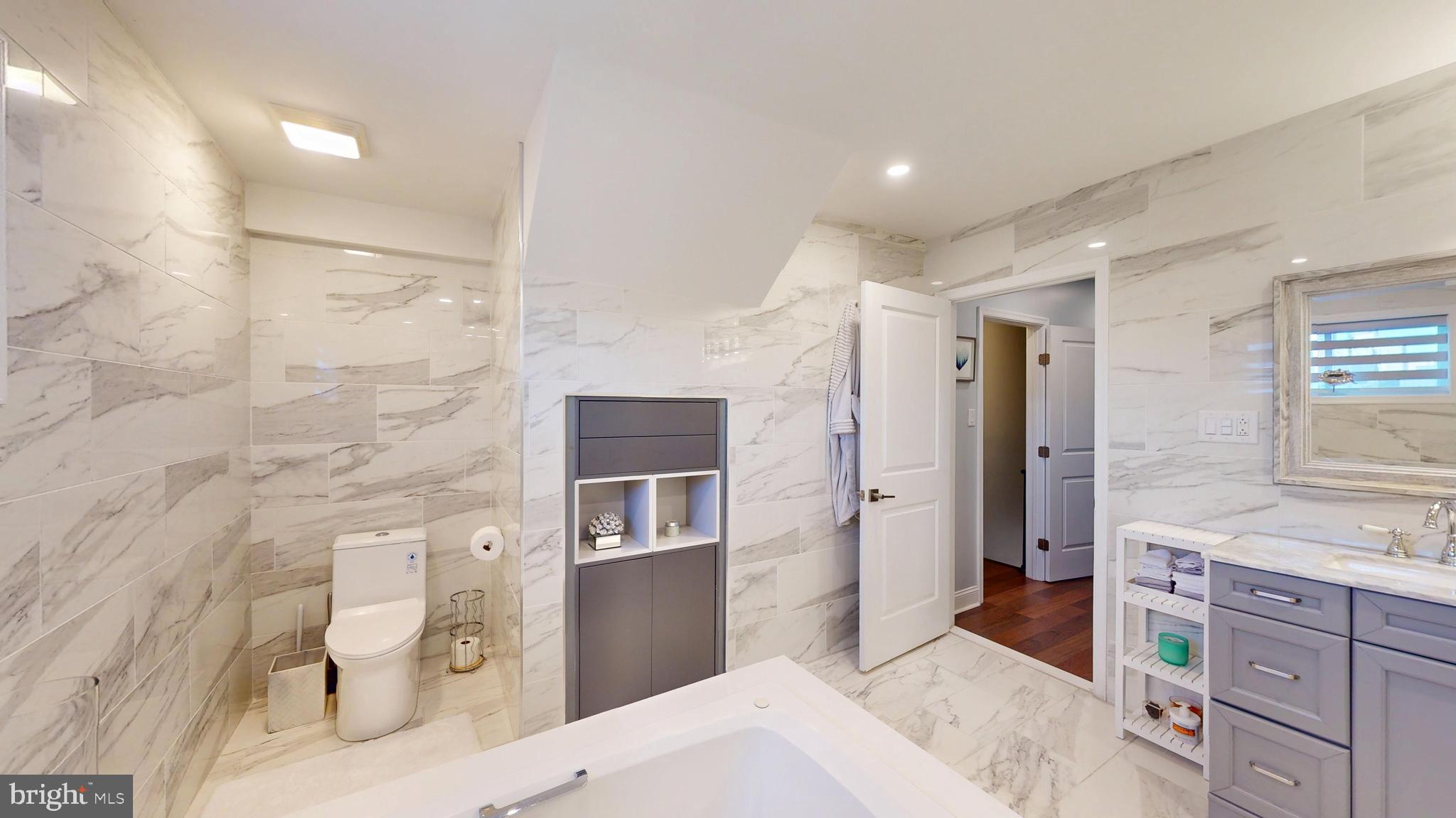 POINT BREEZE - Residential