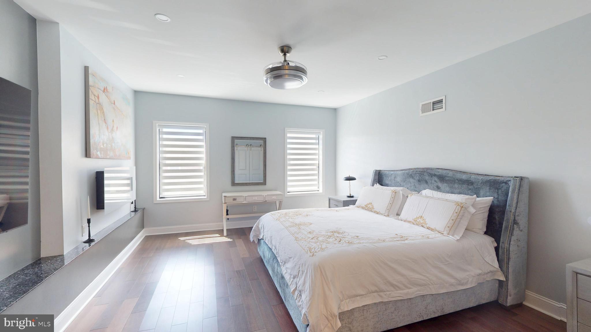 POINT BREEZE - Residential