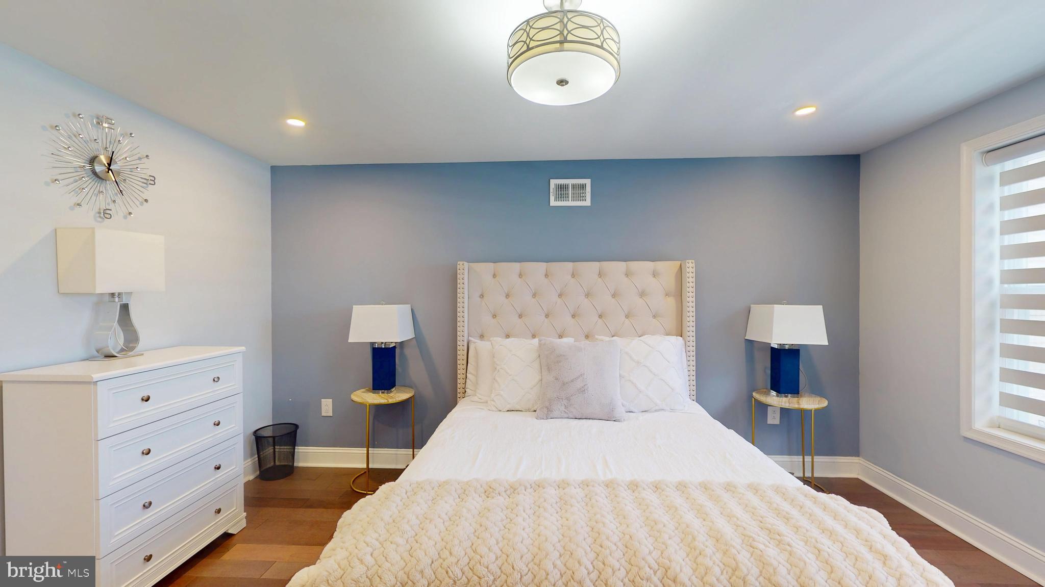 POINT BREEZE - Residential