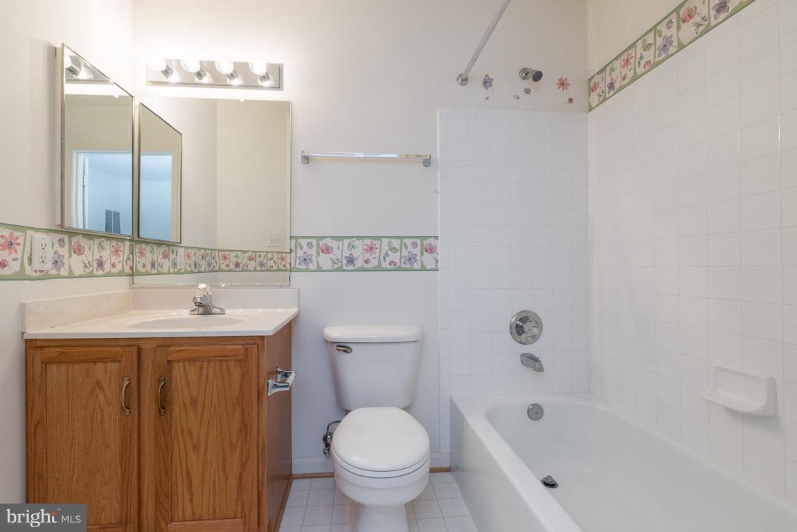 FARMINGTON VILLAGE - Residential