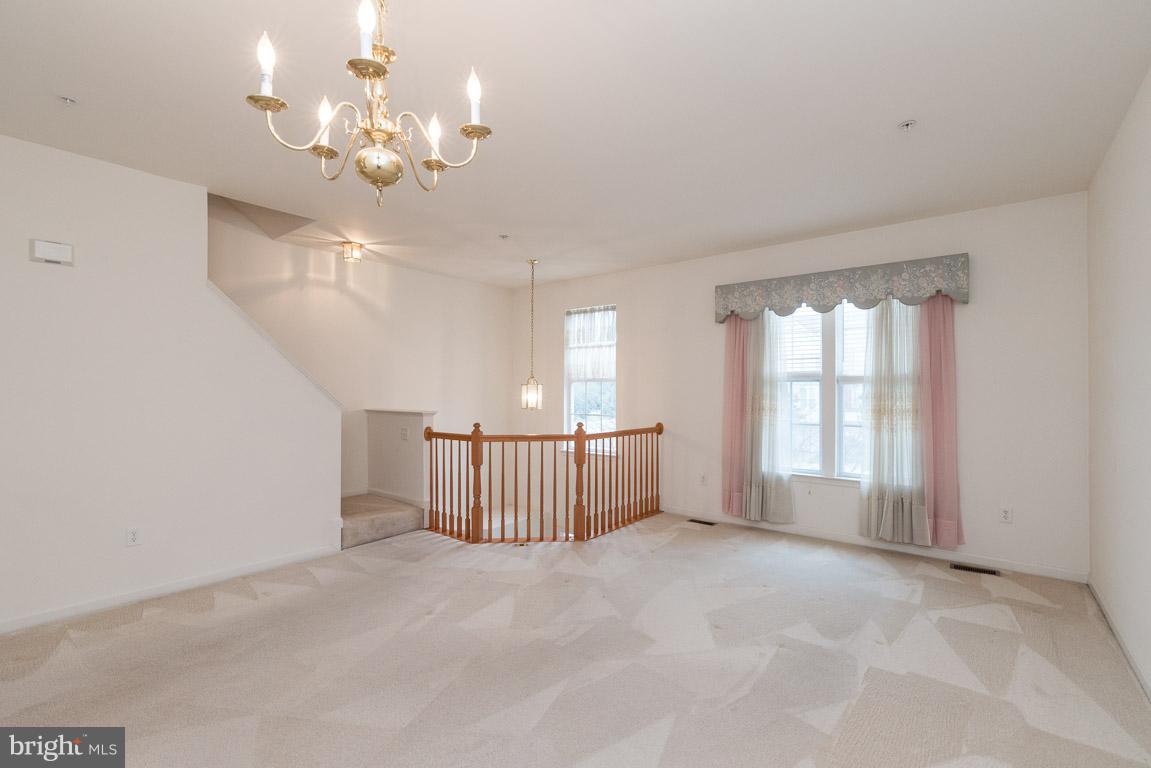 FARMINGTON VILLAGE - Residential