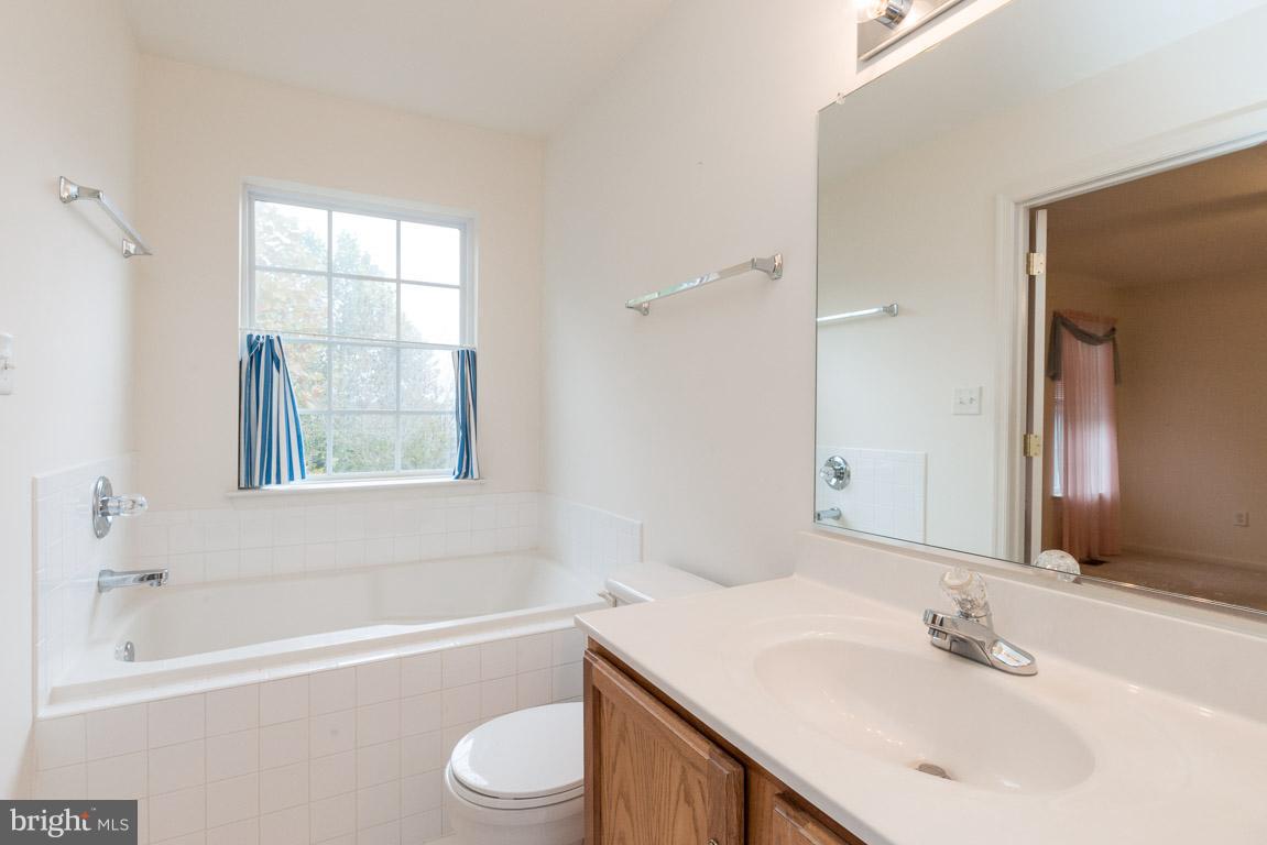 FARMINGTON VILLAGE - Residential