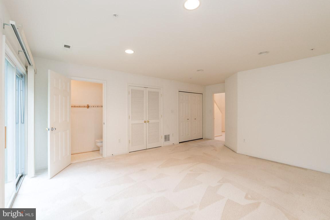 FARMINGTON VILLAGE - Residential