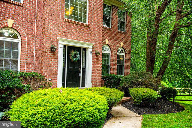 18 E BROOK HILL COURT
