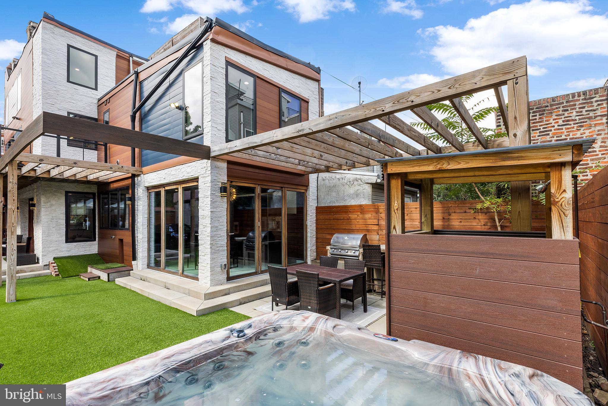 FISHTOWN - Residential