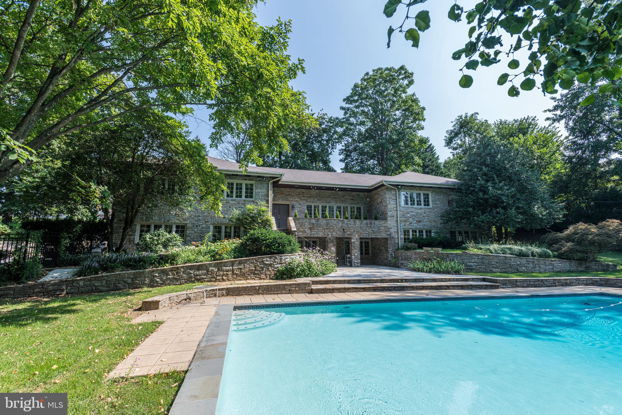ROLAND PARK - Residential