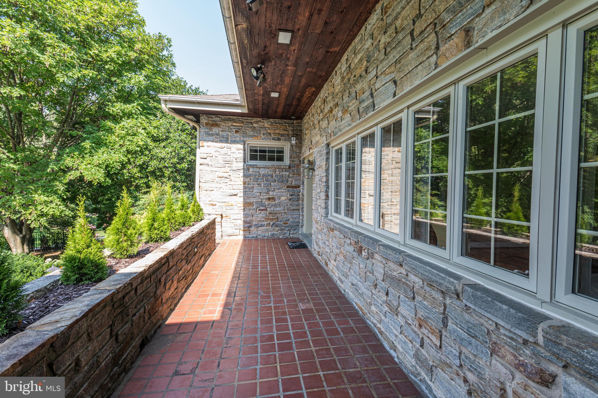 ROLAND PARK - Residential