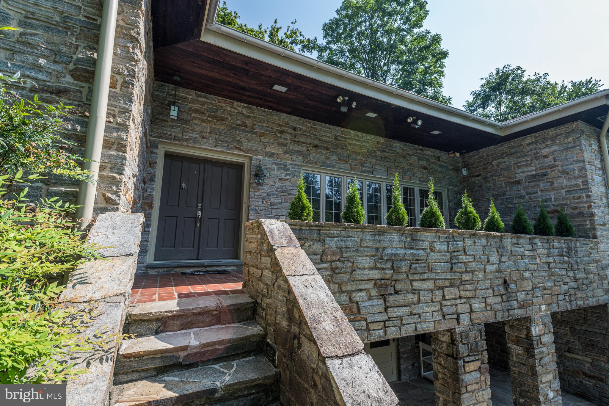 ROLAND PARK - Residential