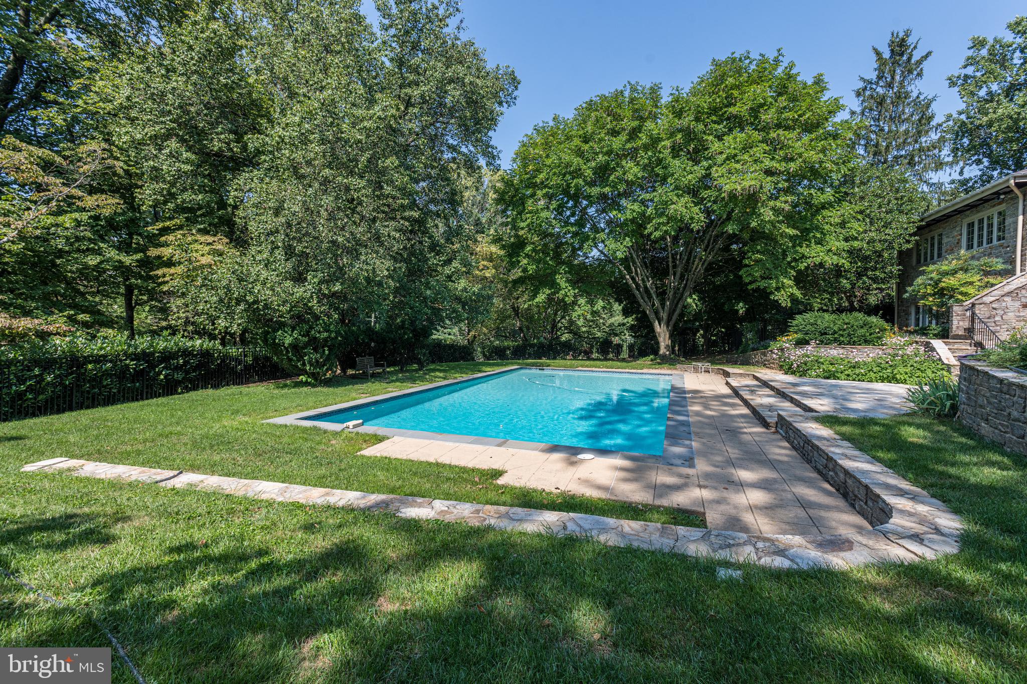 ROLAND PARK - Residential