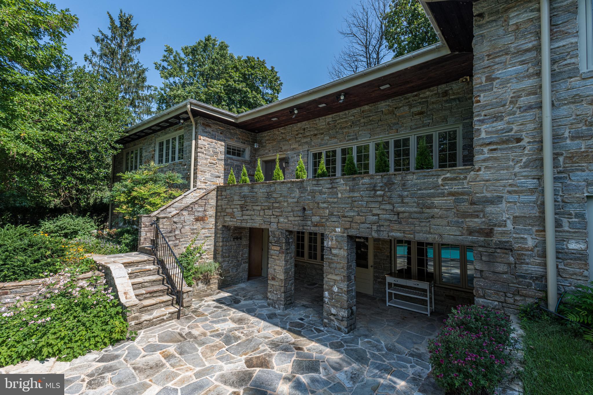 ROLAND PARK - Residential