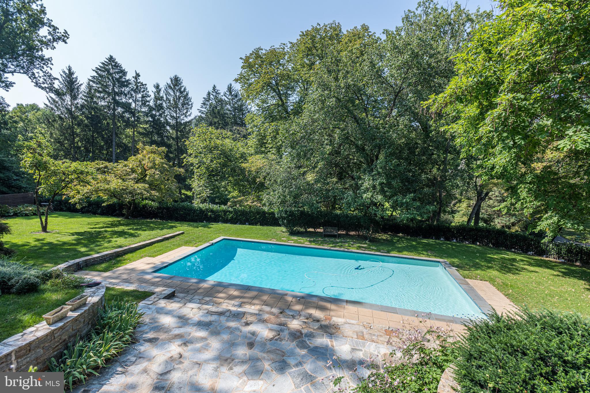 ROLAND PARK - Residential