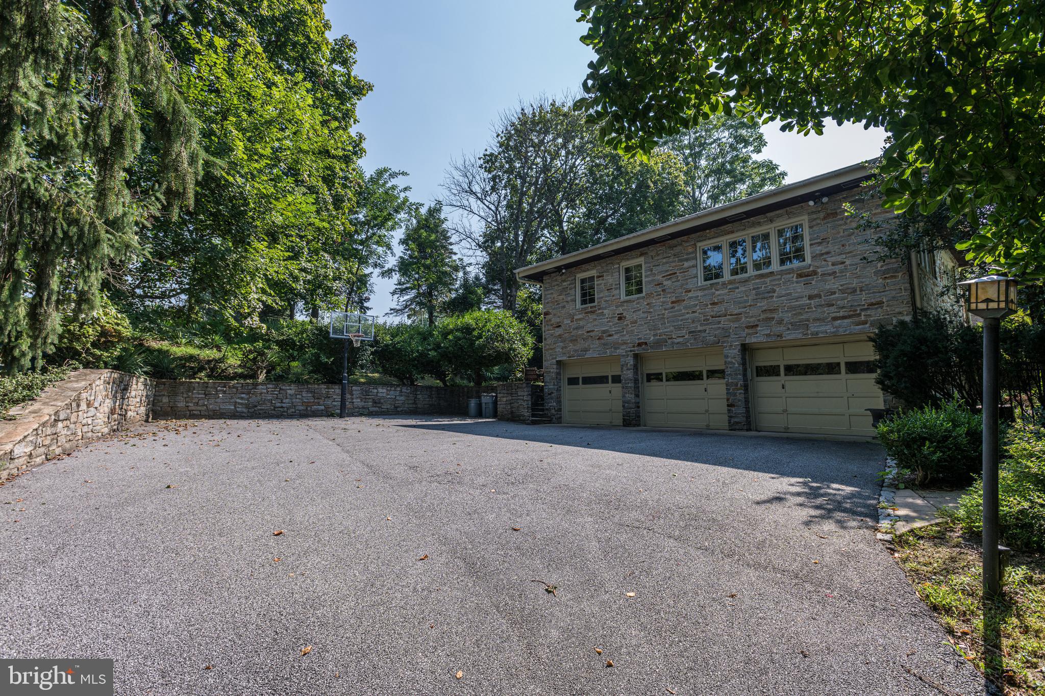 ROLAND PARK - Residential