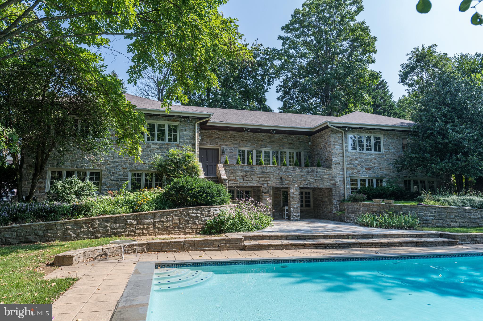 ROLAND PARK - Residential