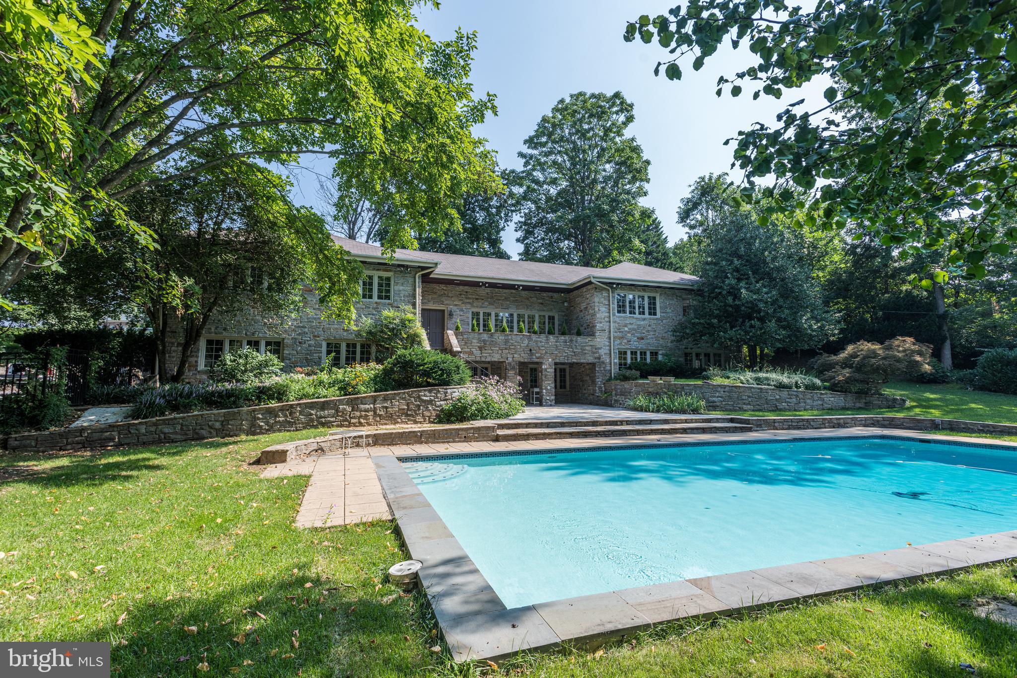 ROLAND PARK - Residential