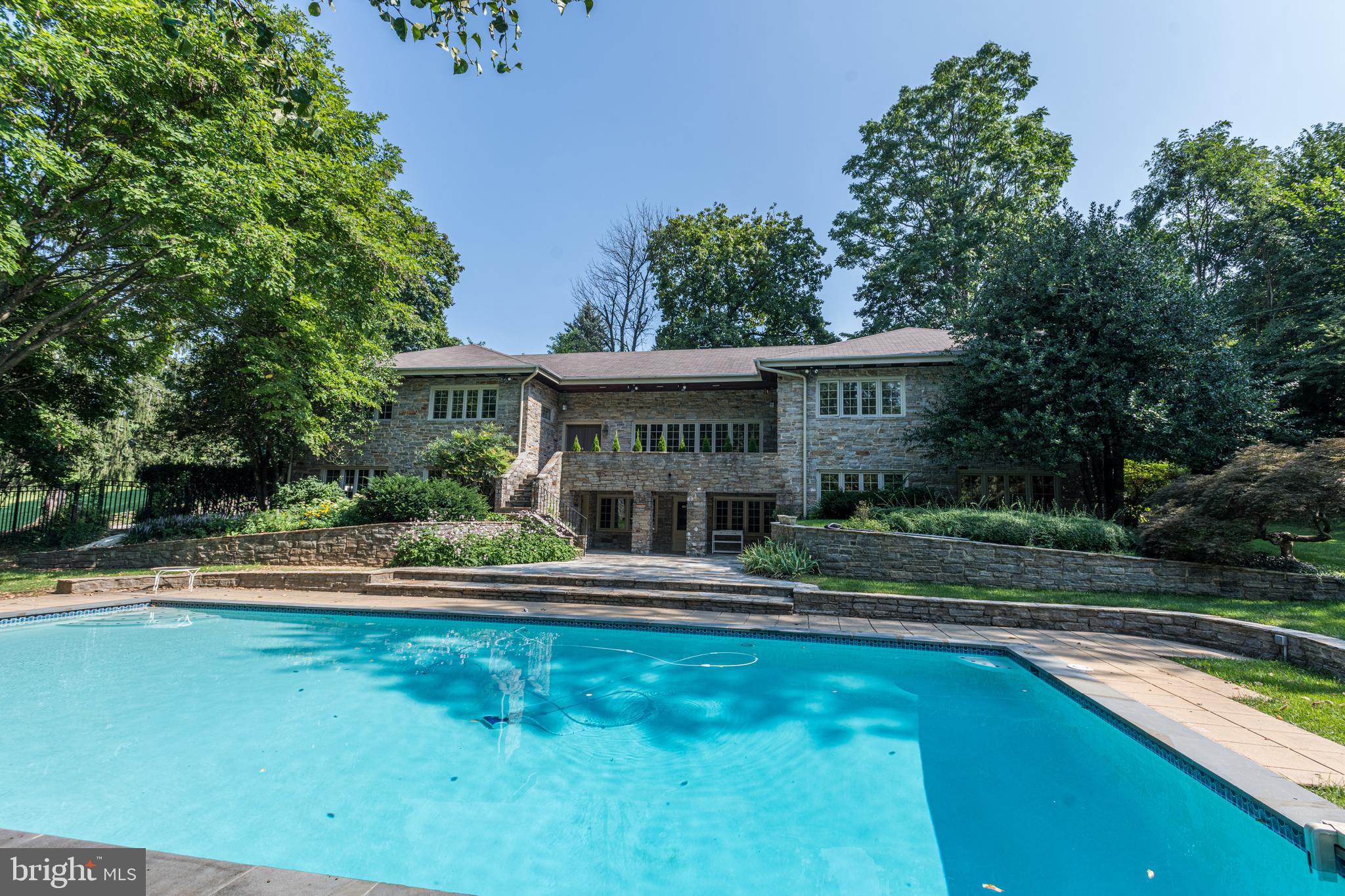 ROLAND PARK - Residential