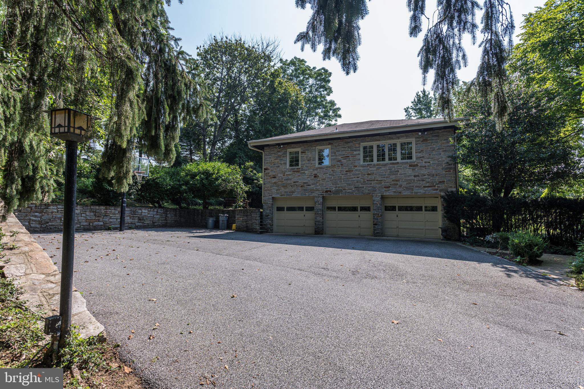 ROLAND PARK - Residential