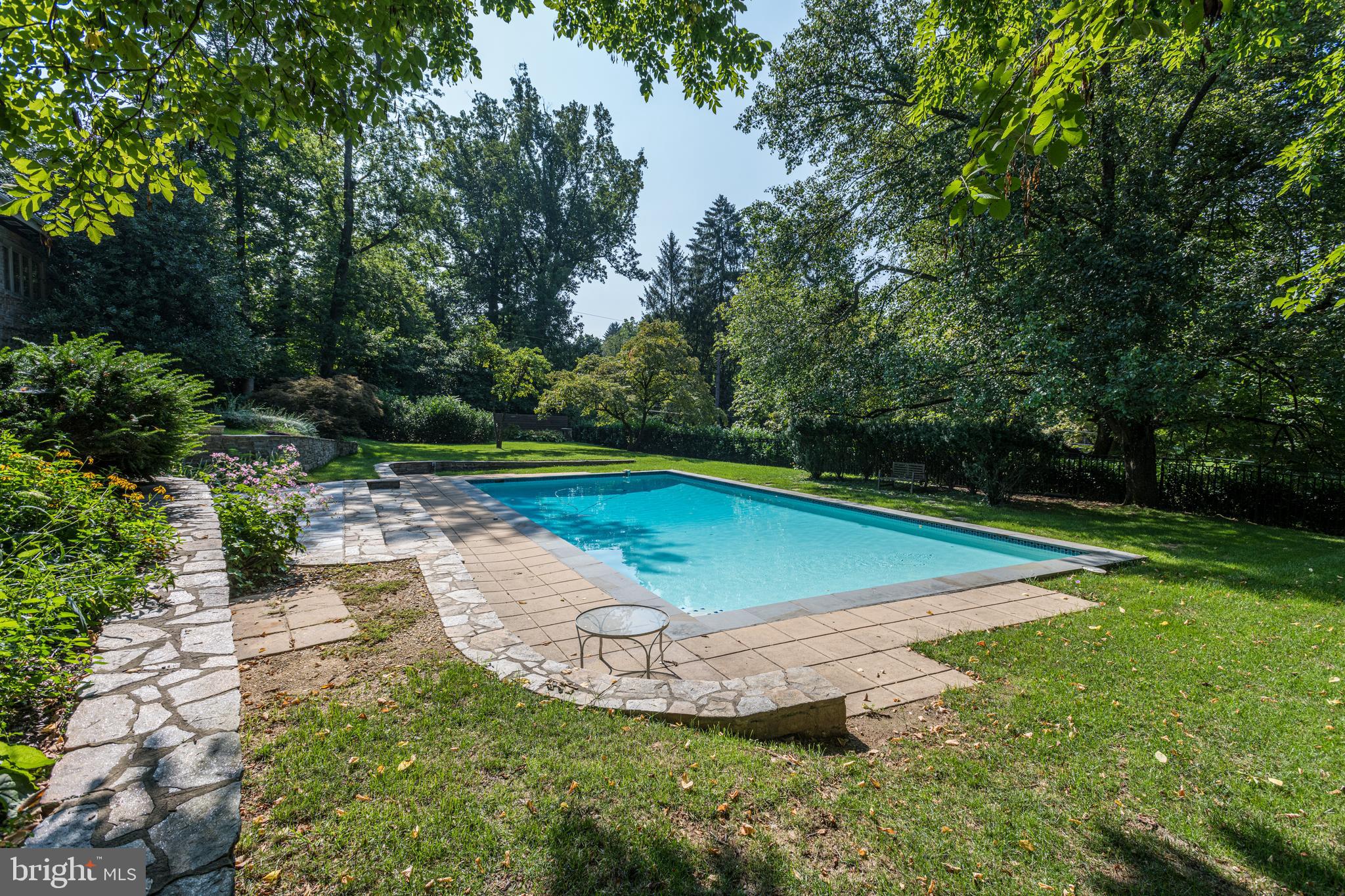 ROLAND PARK - Residential