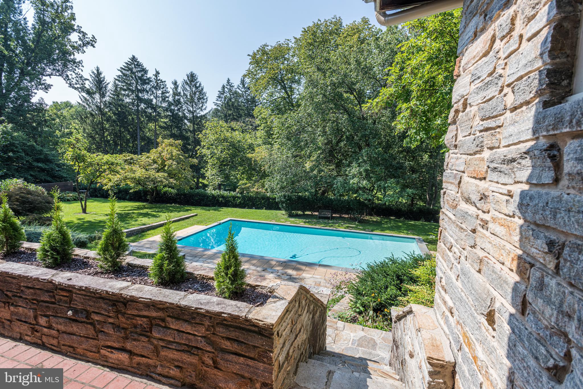 ROLAND PARK - Residential