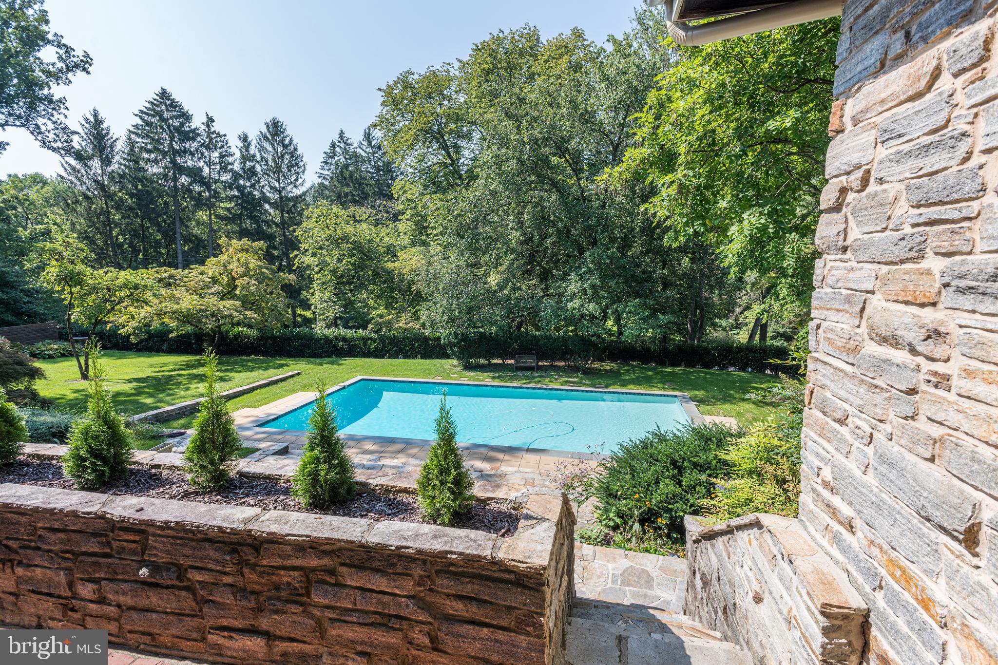 ROLAND PARK - Residential