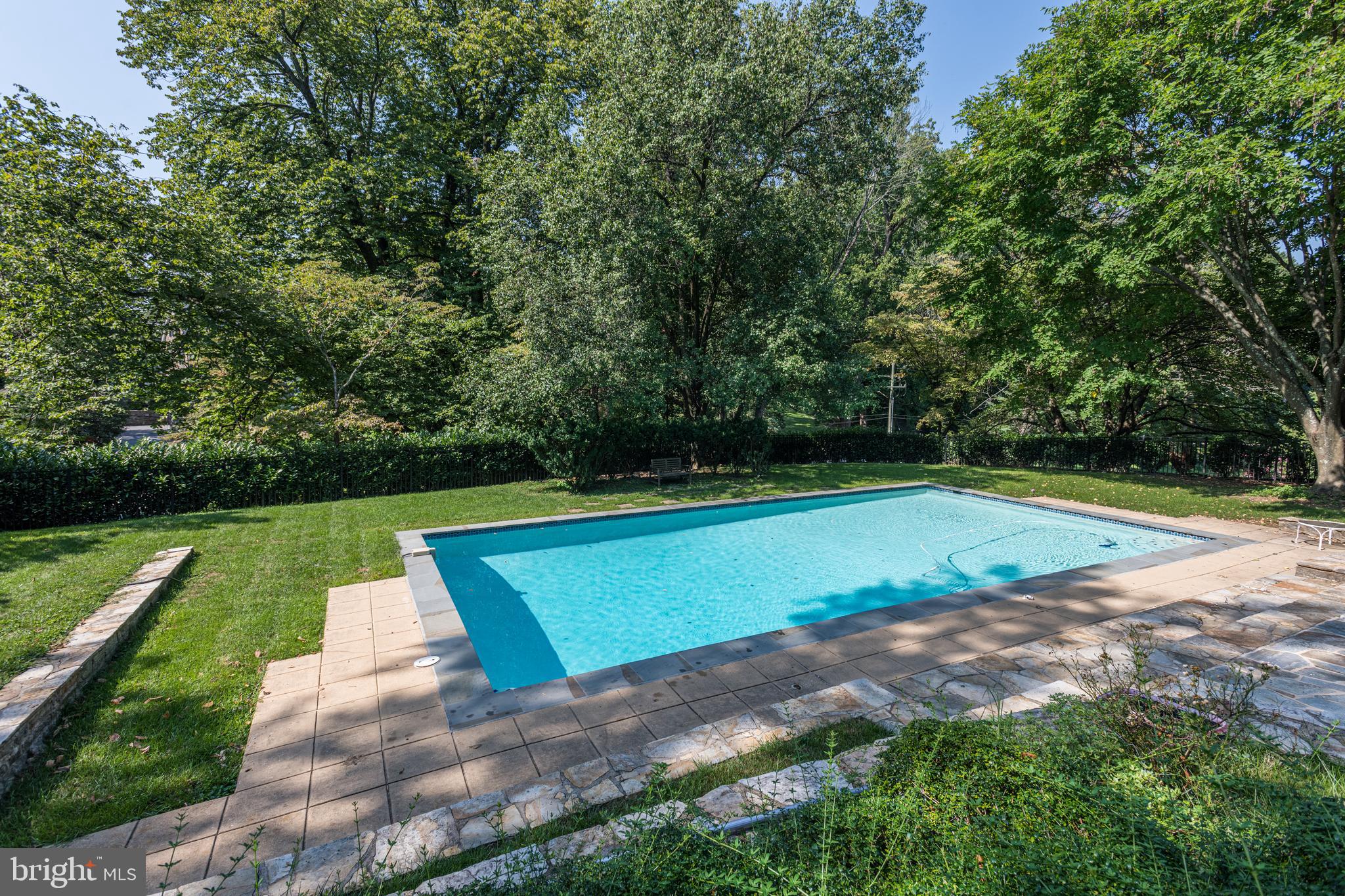 ROLAND PARK - Residential